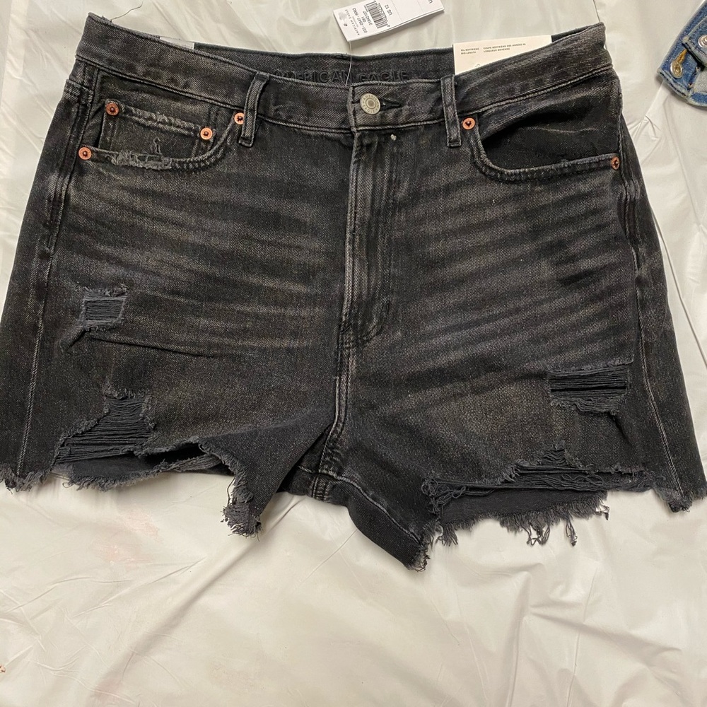 American eagle 90’s boyfriend shorts